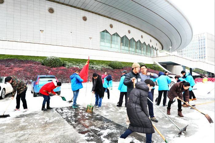 一場雪，體育中心美得不要不要的</br>但最美的風(fēng)景還是他們(圖8)