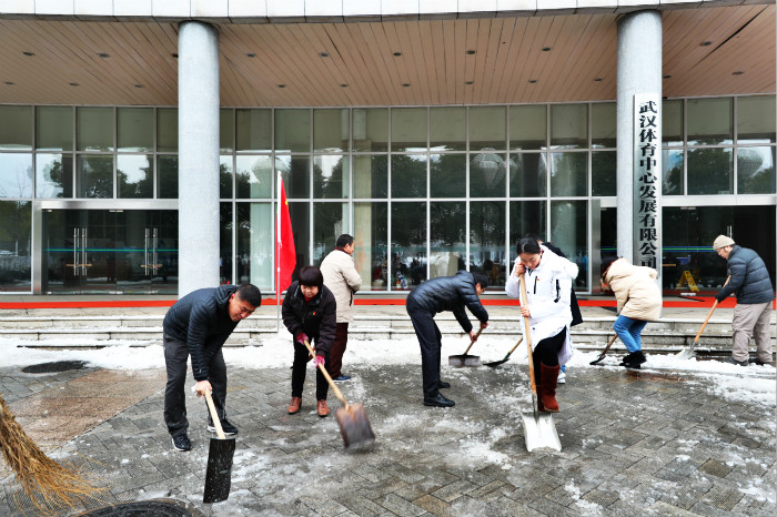 一場雪，體育中心美得不要不要的</br>但最美的風(fēng)景還是他們(圖10)