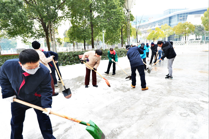 一場雪，體育中心美得不要不要的</br>但最美的風(fēng)景還是他們(圖15)