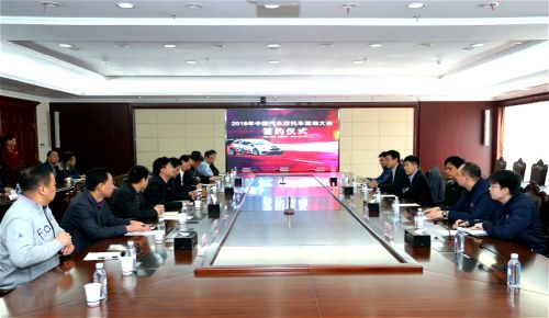 引擎轟鳴，賽車狂飆 “鐵馬”今年十一開賽</br>“車都”將上演現(xiàn)實版“速度與激情”(圖2)