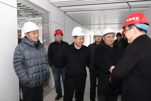 市委常委、宣傳部長(zhǎng)張世華調(diào)研軍運(yùn)會(huì)主媒體中心(圖1)