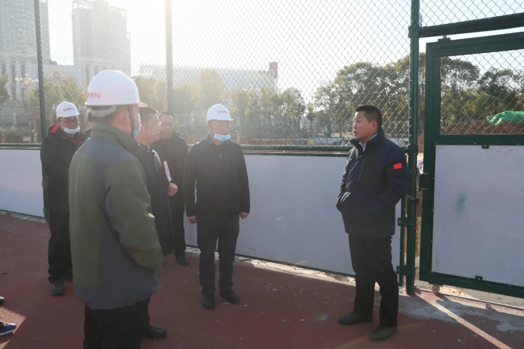 公司領(lǐng)導檢查軍運會賽后利用項目建設(shè)(圖7) 公司領(lǐng)導檢查軍運會賽后利用項目建設(shè)(圖7)